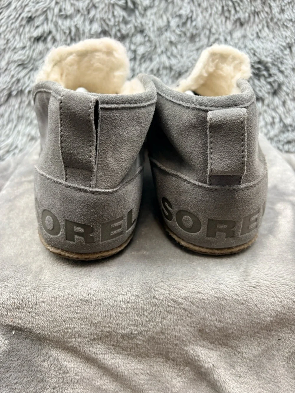 Sorel Slippers Mens 12 Manawan II Moc Gray Faux Fur Lining Suede Outside